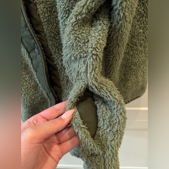 Patagonia Girls Los Gatos Fleece Cardigan Garden Green - Picture 11 of 16